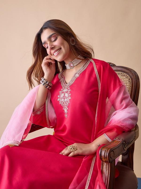 VP 9853 P Women’s Floral Embroidery Gadwal Silk Straight Kurta Pant with Organza Dupatta 3pc Set